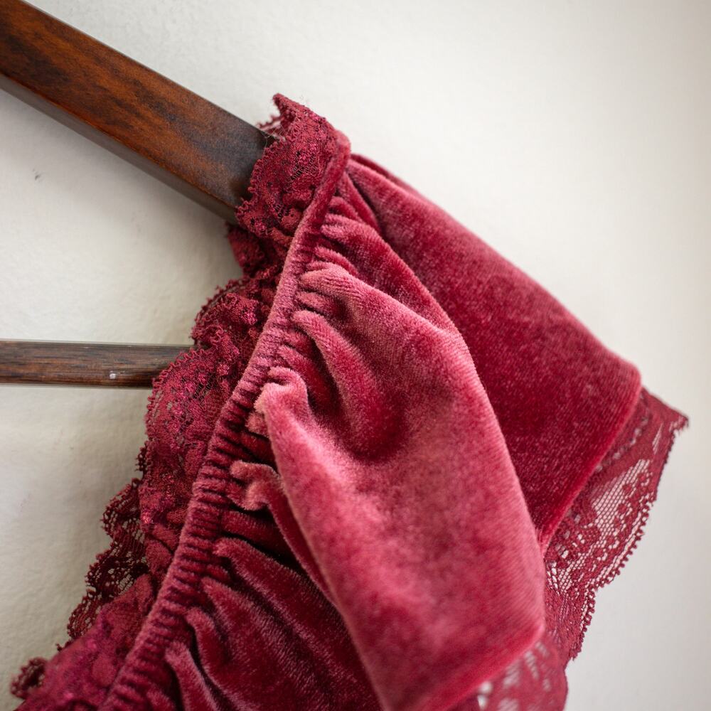 Burgundy Velvet Crop Top Size Large - Picture 5 of 6